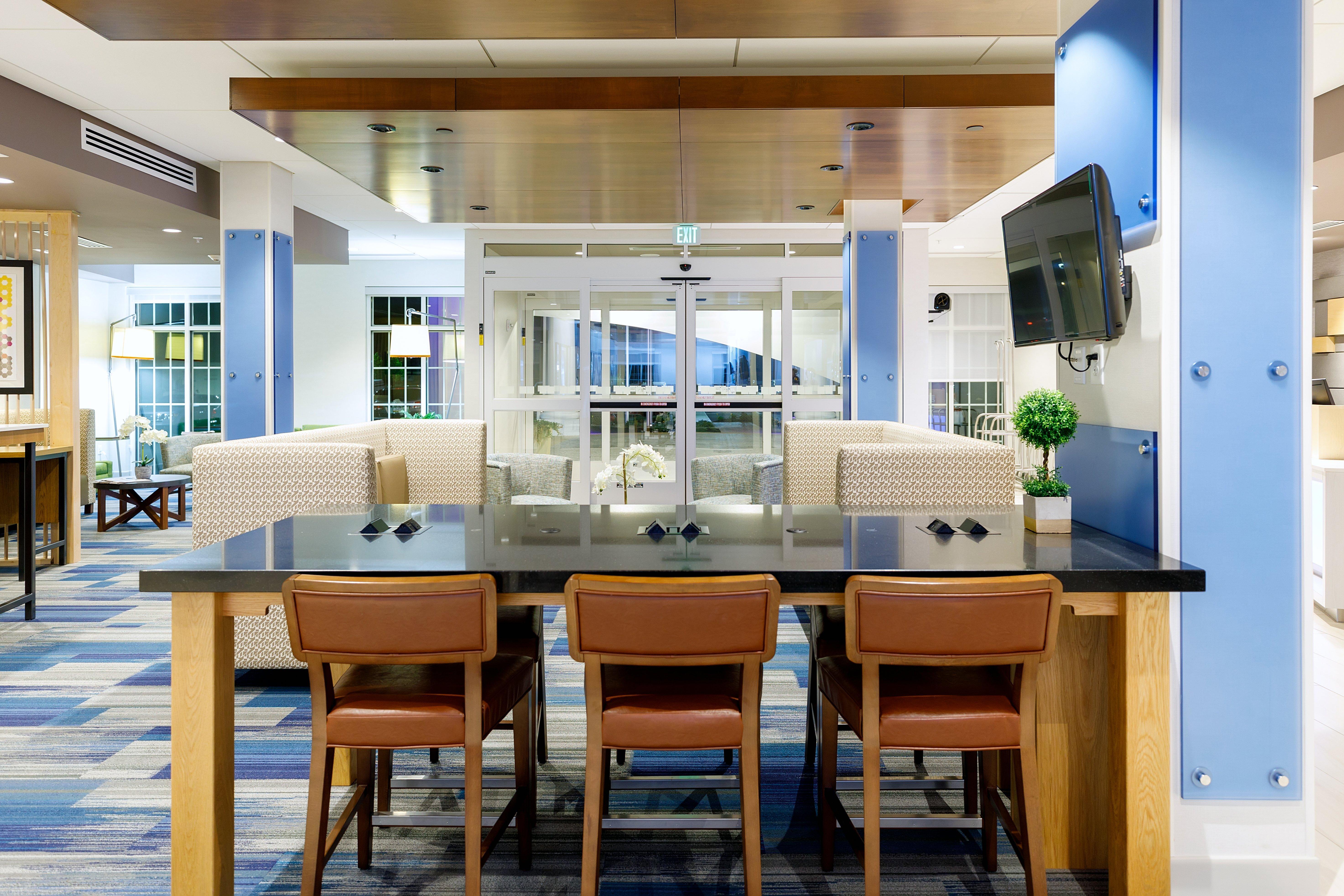 Holiday Inn Express & Suites - Sturbridge By Ihg Exterior foto